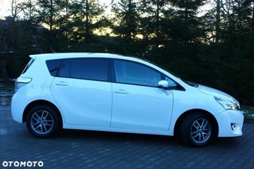 Toyota Verso Minivan Facelifting 1.6 D-4D 112KM 2015 Toyota Verso Toyota Verso 1.6 D-4D 7-Sitzer StartStop Skyview Edition 1.6, zdjęcie 2