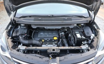 Opel Zafira C Tourer Facelifting 1.4 Turbo 140KM 2018 Opel Zafira Grzane FoteleKierownica, Tempomat, Multifunkcja, Alu, Czujniki, zdjęcie 17