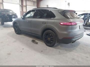 Porsche Cayenne III 2021 Porsche Cayenne E-HYBRID 2021, od ubezpieczalni 3.0 Benzyna 335KM, zdjęcie 3