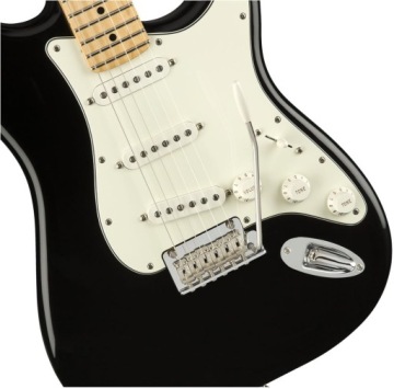 Электрогитара Fender Player Stratocaster MN BLK