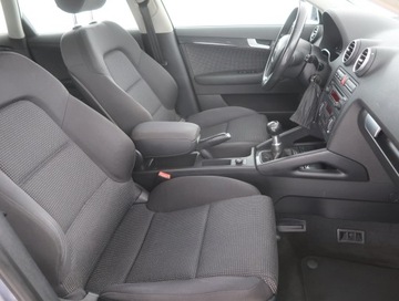 Audi A3 8P Hatchback 3d 1.6 FSI 115KM 2005 Audi A3 1.6 FSI, Klima, Klimatronic, zdjęcie 8