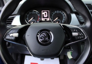 Skoda Fabia III Hatchback Facelifting 1.0 TSI 95KM 2020 Skoda Fabia 1.0 TSI 95KM M5 Ambition Czujniki parkowania SmartLink SalonPL, zdjęcie 21