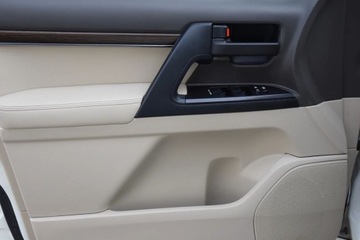 Toyota Land Cruiser VII 2019 Toyota Land Cruiser LAND CRUISER GX.R 4.6 V8 318KM 7-Miejsc LED Kamery Sko, zdjęcie 17