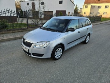 Skoda Fabia II Kombi 1.2 70KM 2009 Škoda Fabia Skoda Fabia Opłacona Zdrowa Zadbana