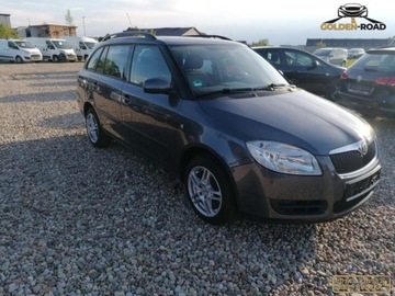 Skoda Fabia II Kombi 1.2 70KM 2009 Skoda Fabia 1,2 htp klima szyberdach alu grz.fotele oplacona 1.2 Benzyna, zdjęcie 3