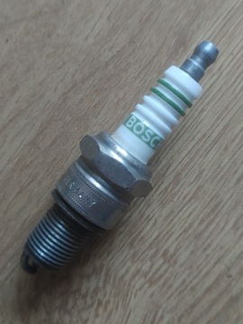 Świeca zapłonowa Bosch Super RO 745 W7DC