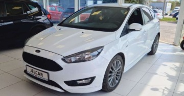 Ford Focus III Hatchback 5d facelifting 1.5 EcoBoost 150KM 2016 Ford Focus 1.5 Ecoboost 150KM St-line Salon PL 1.5 Benzyna 150KM, zdjęcie 3
