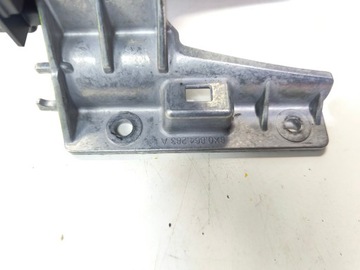 LOKETNÍ OPĚRKA PŘEDNÍ + STOJAN DRŽÁKY AUDI A1 8X 8X0864283A MATERIÁL