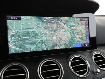 Mercedes Klasa E W213 2019 Mercedes E 200 mHEV 4x4 automat full LED, zdjęcie 23