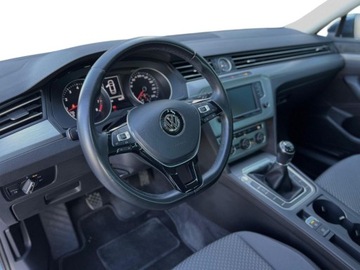 Volkswagen Passat B8 Limousine 1.4 TSI BlueMotion Technology 125KM 2017 Volkswagen Passat Limousine 1.4 TSI BMT 125 KM 6-biegowa manualna Salon Po, zdjęcie 9
