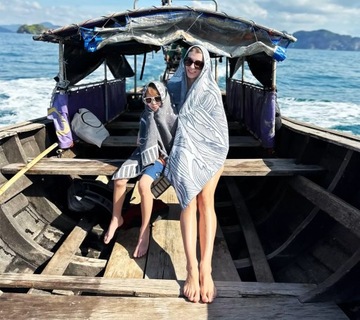 Инновационное бамбуковое полотенце Lullalove с океанскими волнами.