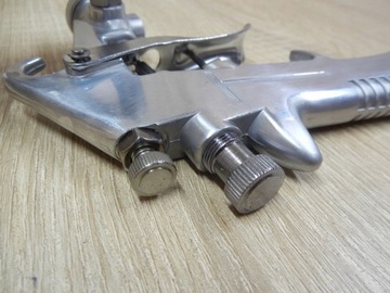 Pistolet lakierniczy 1,5mm 300ml 3-5bar do malowan