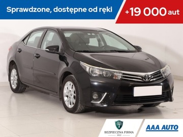 Toyota Corolla XI Sedan 1.6 Valvematic 132KM 2015 Toyota Corolla 1.6 Valvematic, Salon Polska