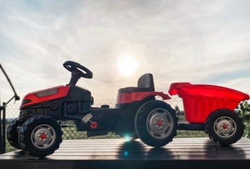 WOOPIE HUGE MAX ПЕДАЛЬНЫЙ ТРАКТОР С ПРИЦЕПОМ