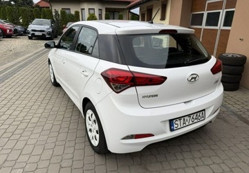 Hyundai i20 II Hatchback 5d 1.2 75KM 2015 Hyundai i20 1,2 75KM Klimatyzacja 1.2 Benzyna 75KM, zdjęcie 8