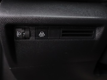 Citroen C4 III SUV 1.2 PureTech 130KM 2021 Citroen C4 1.2 PureTech, Salon Polska, Klima, zdjęcie 13