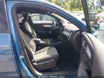 Volvo XC40 2023 Volvo XC 40 2023r, B5, 4x4, 2.0L 2.0 Benzyna 252KM, zdjęcie 8