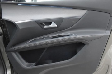 Peugeot 5008 II Crossover 2.0 BlueHDI 180KM 2018 Peugeot 5008 PEUGEOT 5008 GT 2.0HDI 180KM 7-OSOB LED Panorama Kamery Gwara, zdjęcie 23