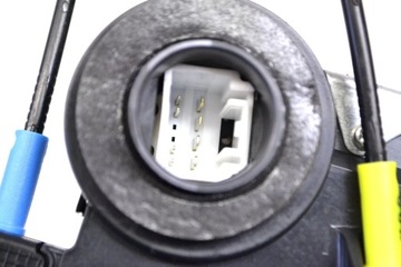 LEXUS NX 2019 PRAVÁ STRANA ZÁMEK DVEŘE ZADNÍCH