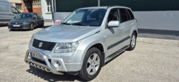 Suzuki Grand Vitara II SUV 1.9 DDiS 129KM 2007 SUZUKI GRAND VITARA II 1.9 DDiS 4x4 Napęd na 4 koła 129 KM, zdjęcie 2
