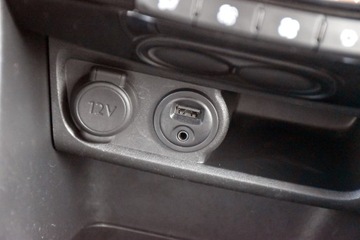 Peugeot 208 I Hatchback 5d Facelifting 1.2 PureTech 82KM 2018 Peugeot 208 I TECH EDITION 1.2MPI 83KM *BOGATA* Piękna Wersja! Jedyna TAKA!, zdjęcie 28