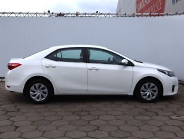 Toyota Corolla XI Sedan 1.6 Valvematic 132KM 2015 Toyota Corolla 1.6 Valvematic, Salon Polska, zdjęcie 5