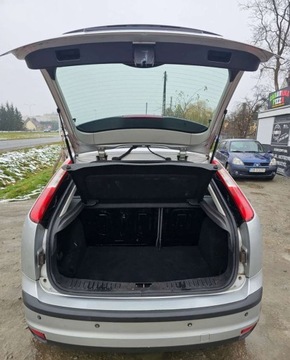 Ford Focus I Sedan 1.6 16V 100KM 2004 Ford Focus Ford Focus 1.6 FX Gold 1.6 Benzyna 100KM, zdjęcie 17