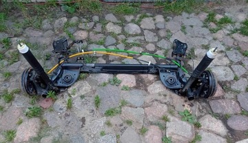 BELKA ZAWIESZENIA TYLNA OŚ TYŁ RENAULT CLIO IV HB
