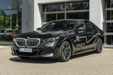 BMW Seria 5 G90-91 Sedan Plug-In 3.0 50e 489KM 2026 BMW 550 xDrive Sedan DEMO - Koła zimowe w cenie!, zdjęcie 6