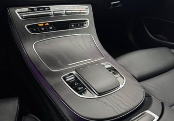 Mercedes Klasa E W213 Limuzyna Facelifting 2.0 E200 197KM 2021 Mercedes-Benz Klasa E 2,0 197psHybr 9G LIFT Full Led Skora Duza Navi Virtu, zdjęcie 26