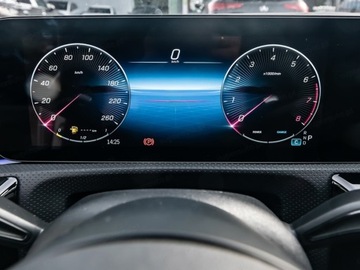 Mercedes CLA C118/X118 Coupe Facelifting 1.3 200 163KM 2025 MERCEDES-BENZ CLA 200 AMG Line Sedan 1.3 (163KM) 2025, zdjęcie 5