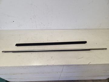 LIŠTA ZHRNUJÍCÍ LEVÝ PŘEDNÍ CHRÓM MERCEDES TŘÍDA B W246 1.5 CDI