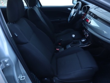 Alfa Romeo Giulietta Nuova II Hatchback 5d 1.4 TB 16v 120KM 2011 Alfa Romeo Giulietta 1.4 T, Klima, Klimatronic, zdjęcie 8