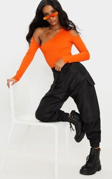 ОРАНЖЕВОЕ ТЕЛО PRETTYLITTLETHING 38