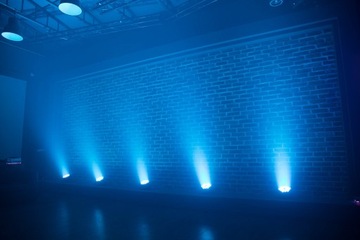 COLORSTAGE HD МЕТАЛЛ БЕСШУМНЫЙ СВЕТОДИОДНЫЙ ОТРАЖАТЕЛЬ PAR 18x10 RGBW IP65