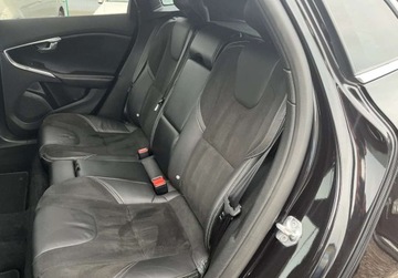 Volvo V40 II Hatchback Facelifting 2.0 D2 120KM 2018 Volvo V40 , R- Design , nawigacja , skorzane fotele 2.0 Diesel 120KM, zdjęcie 27