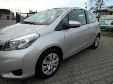 Toyota Yaris III Hatchback 5d Facelifting 1.0 VVT-i 69KM 2014 Toyota Yaris Salon Polska Klimatyzacja Wspomaganie Abs Benzyna 69KM, zdjęcie 9