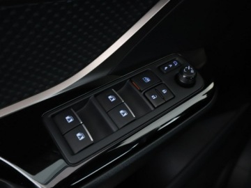Toyota C-HR I Crossover 1.8 Hybrid 122KM 2018 Toyota C-HR navi kamera grzane fotele ACC LED, zdjęcie 31