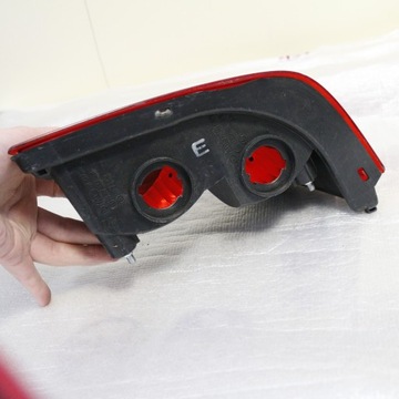 5068 Honda Goldwing GL1800 Lampa kufra central PRAWA