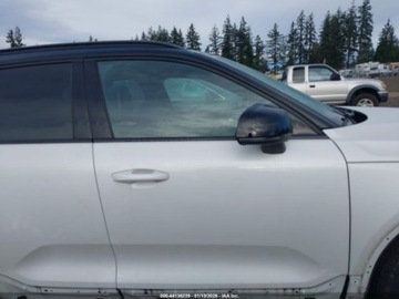 Volvo XC40 2022 Volvo XC 40 T5 R-Design 2022 2.0 Benzyna 248KM, zdjęcie 6