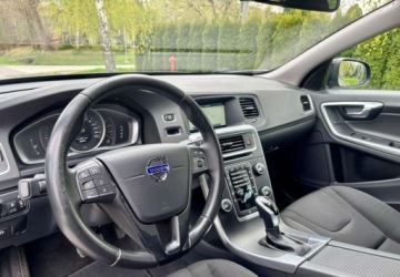 Volvo V60 I Kombi Facelifting 2.0 D2 DRIVE-E 120KM 2017 Volvo V60 Volvo V60 D2 Geartronic 2.0 Diesel 120KM, zdjęcie 18