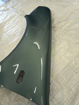 BLATNÍK PRAVÝ LEVÝ VW BORA BARVA LB5X