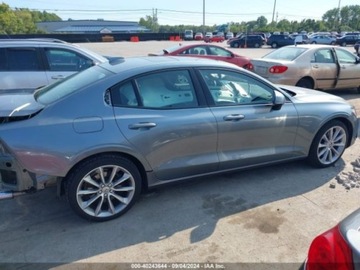 Volvo 2021 Volvo S60 T6 Momentum 2021 2.0l 2.0 Benzyna 330KM, zdjęcie 1