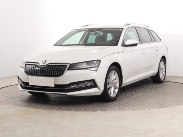 Skoda Superb III Kombi Plug-In Hybrid 1.4 TSI Plug-In-Hybrid 218KM 2020 Skoda Superb iV 1.4 TSI PHEV, Salon Polska, zdjęcie 1