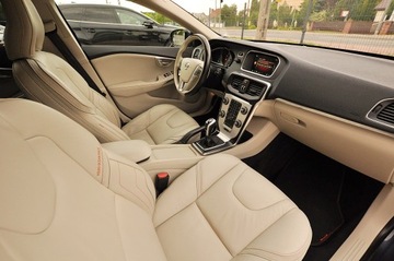 Volvo V40 II Hatchback Facelifting 2.0 T3 152KM 2016 Volvo V40 Cross Country T3 Turbo BENZYNA ---OCEAN RACE--- Full LED, zdjęcie 20