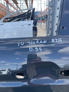 DVEŘE LEVÉ PŘEDNÍ VW VOLKSWAGEN TOURAN 5TN LEVÝ