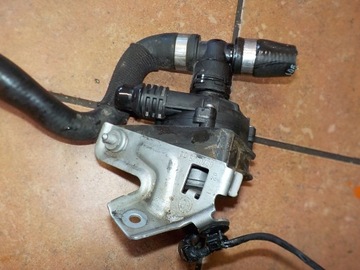 BMW 2 F44 F40 F45 1.5 2021 ČERPADLO VODY PŘÍDAVNÁ 9470972