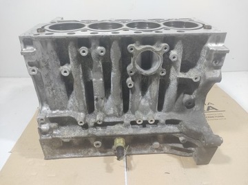 VOLVO V40 - BLOK SILNIKA D4204T8
