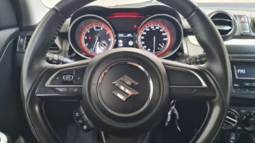 Suzuki Swift VI Hatchback 1.2 DualJet SHVS 90KM 2020 Suzuki Swift 1,2 DualJet SHVS, Hybrid 90 KM, 71 Tys.km, Gwarancja 1.2 90KM, zdjęcie 14