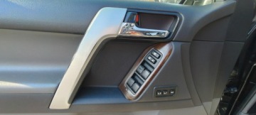 Toyota Land Cruiser VI MPV 3.0 D-4D 190KM 2010 Toyota Land Cruiser Samochód wyprawowy, pełna, zdjęcie 13